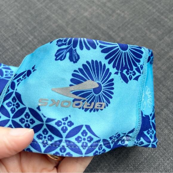 Brooks Thermal Running Headband Blue Floral One Size - Picture 4 of 6